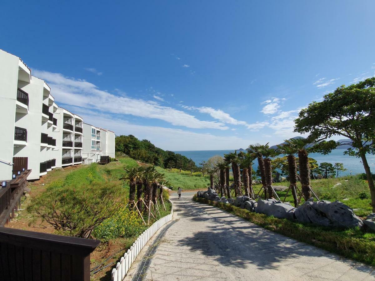 Windy Hill Resort Geoje Exterior foto